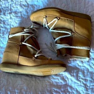 Forever 21 winter boots